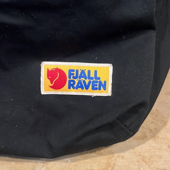 Fjallraven Vardag 25 L Black Classic Backpack - Picture 2 of 12